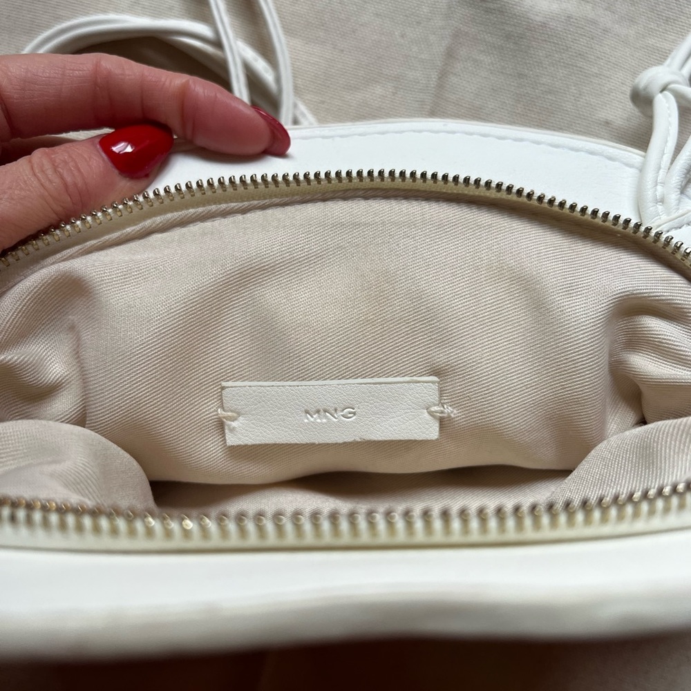 Mango Vegan leather crossbody purse - Picture 3 of 3